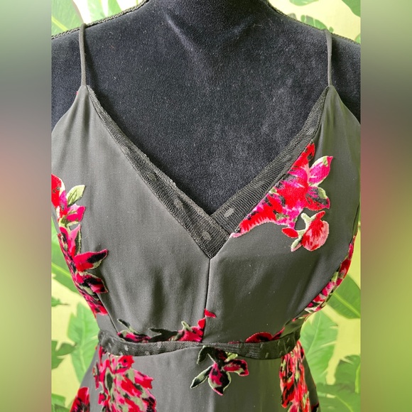 Harilyn Black Strappy Velvet Rose Fit and Flare Dress Womens Small - Picture 7 of 11